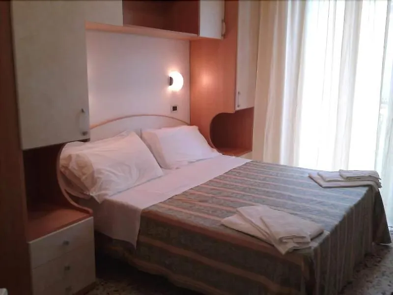 Hotel Oregon Римини