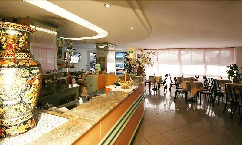 Hotel Oregon Римини 3*,