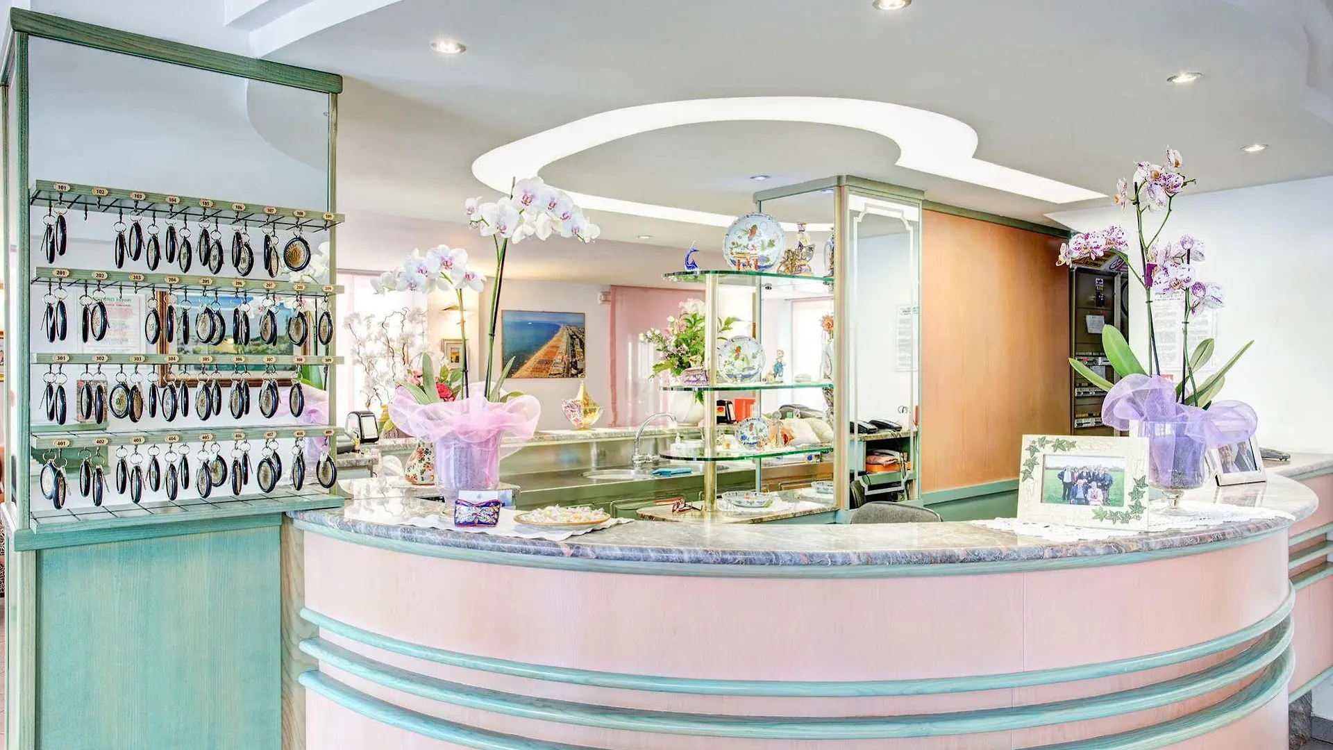 Hotel Oregon Римини 3*,  Италия