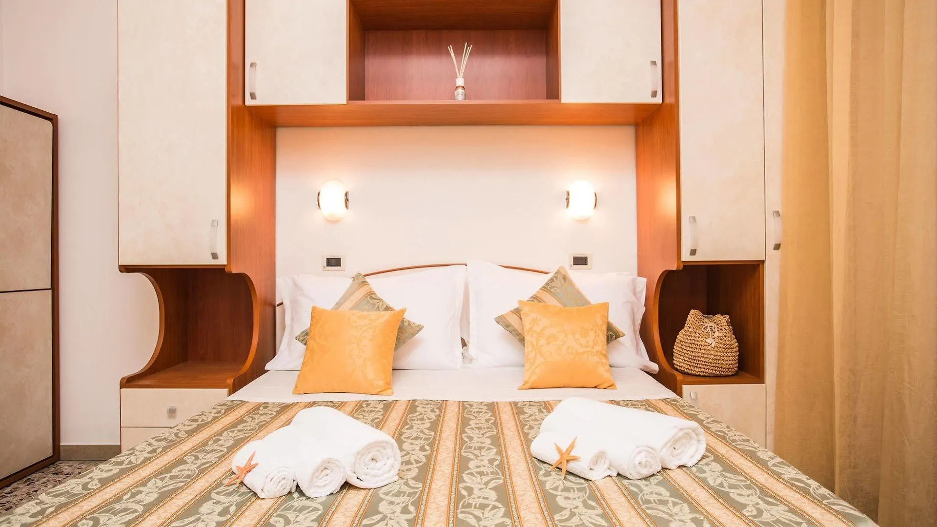 Hotel Oregon Римини